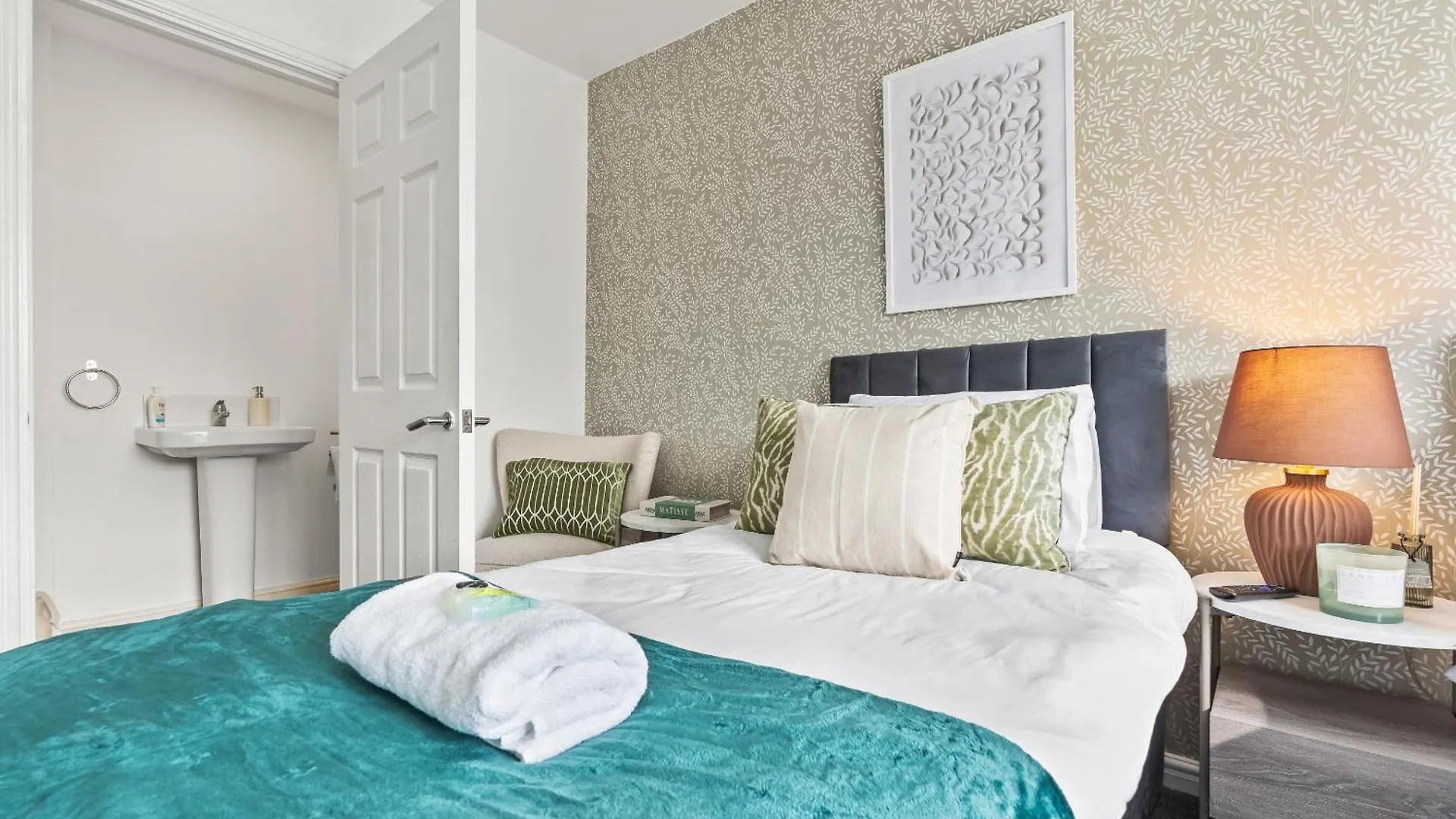 Modern 2 Bed Apartment - Nottingham City Centre