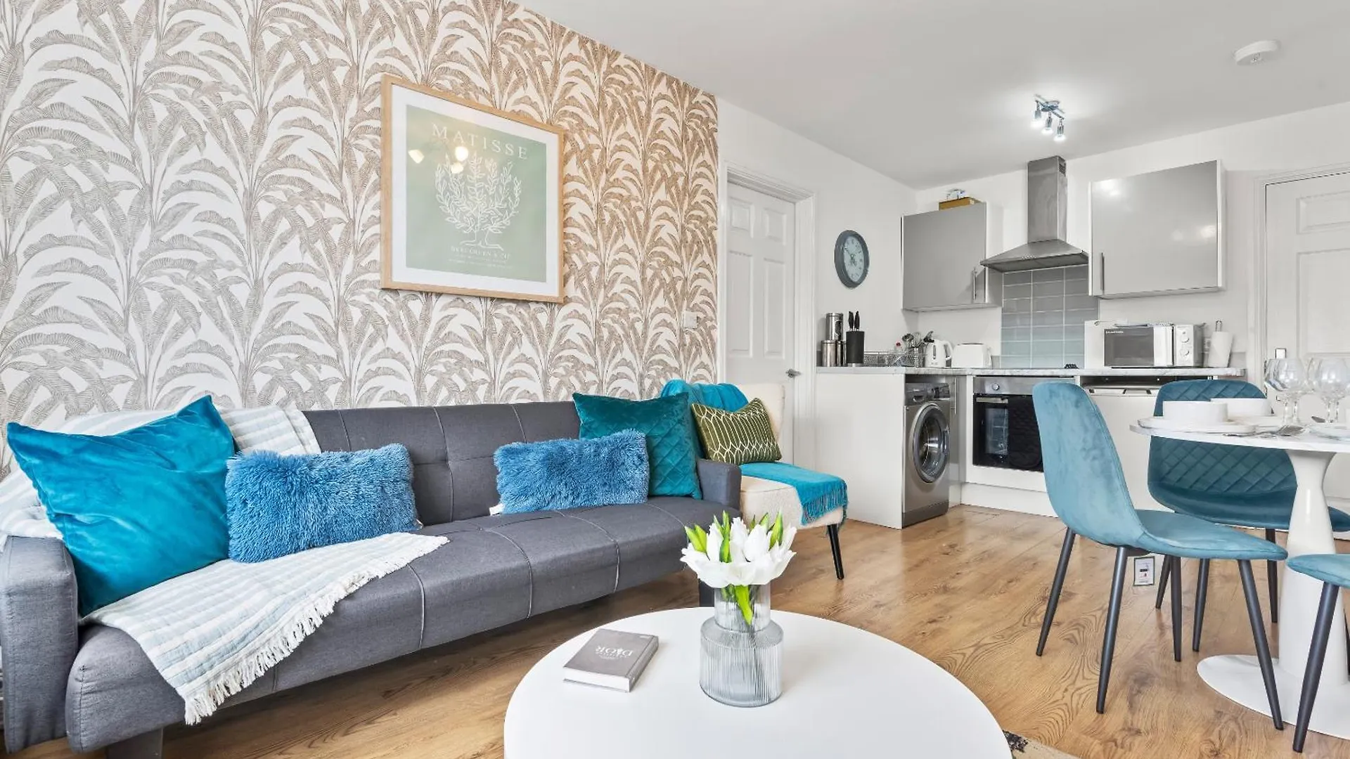 Modern 2 Bed Apartment - Nottingham City Centre United Kingdom